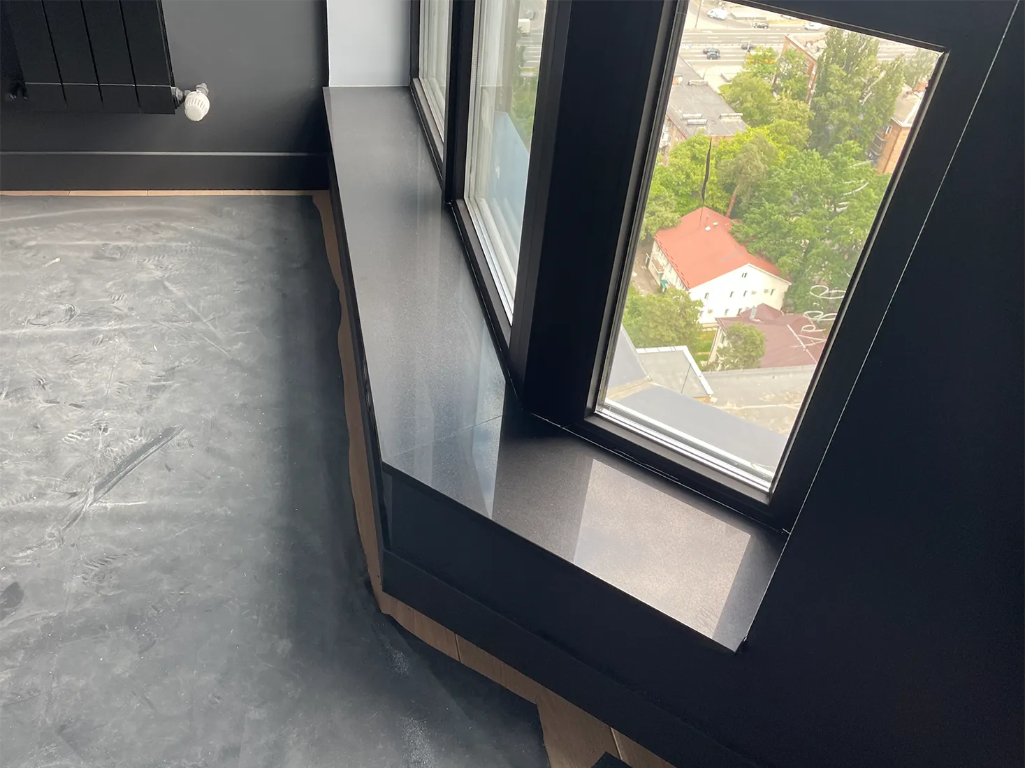 Подоконники из кварцевого агломерата Atem Antracita 1119 — фото 4 — MAS — Modern Acrylic Stone