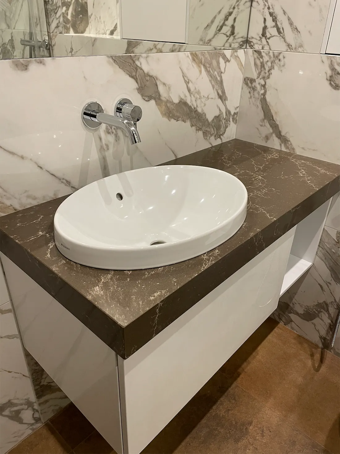 Столешница в санузел из кварца Atem Pietra Marrone 0002 — фото 1 — MAS — Modern Acrylic Stone