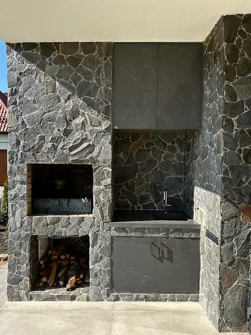 Стільниця з мийкою, фасади та полиці з кварцу Atem Statuario Grey 1105 — MAS — Modern Acrylic Stone