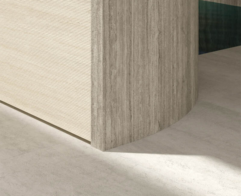 Широкоформатна керамогранітна плита Laminam Hado Travertino Silver — фото 5 — MAS — Modern Acrylic Stone