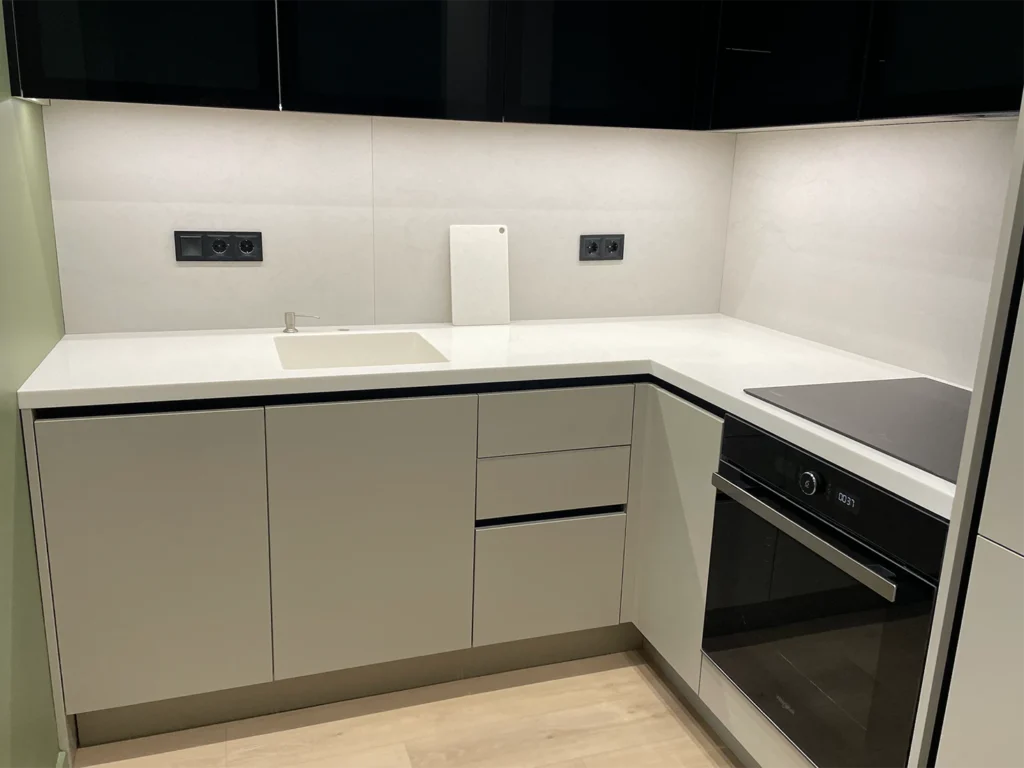 Кухонная столешница с мойкой из акрила Grandex S-204 Creamy Sand — фото 2 — MAS — Modern Acrylic Stone