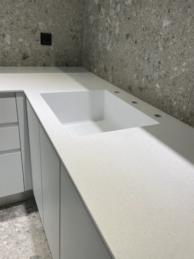 Стільниця та мийка з акрилового каменю Grandex A-422 Snow Pile — фото 8 — MAS — Modern Acrylic Stone
