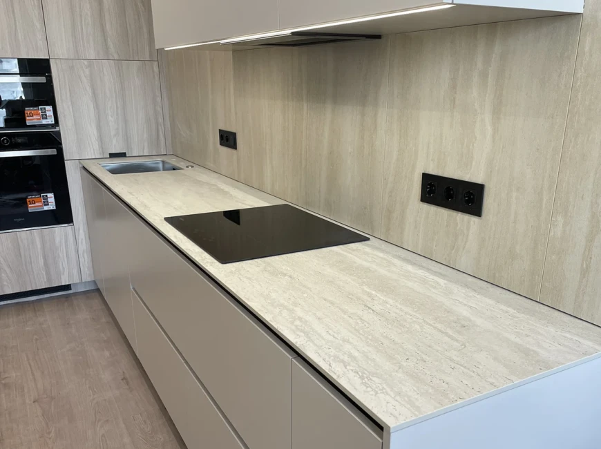 Столешница на кухню из керамогранита Ascale Tivoli White — фото 3 — MAS — Modern Acrylic Stone