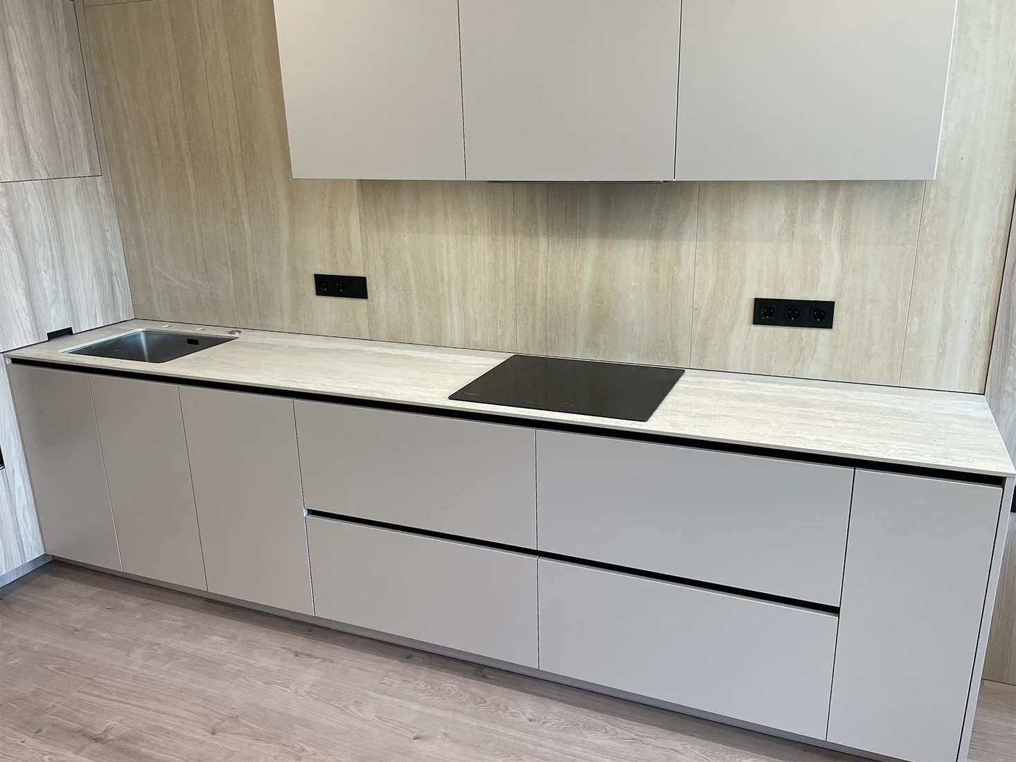 Столешница на кухню из керамогранита Ascale Tivoli White — фото 4 — MAS — Modern Acrylic Stone