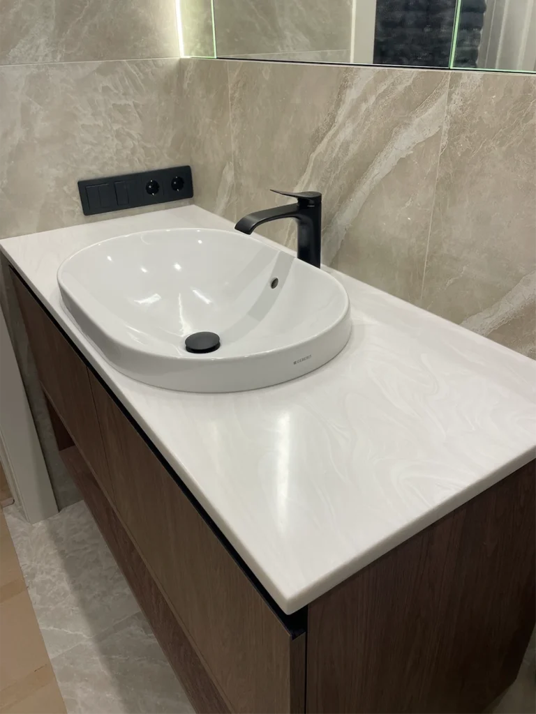 Столешница в санузел из акрилового камня Grandex M-707 Noble Pearl B — фото 1 — MAS — Modern Acrylic Stone