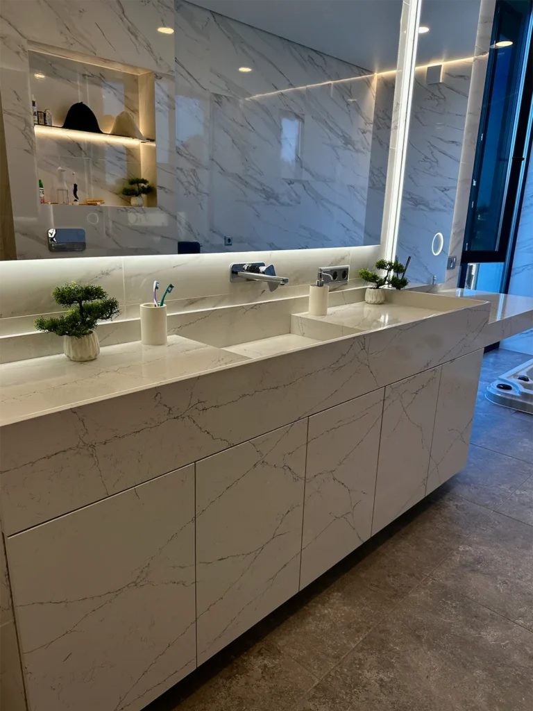 Умивальник з тумбою та туалетний столик з кварцу Quartzforms Planet Neptune 2025 — фото 1 — MAS — Modern Acrylic Stone