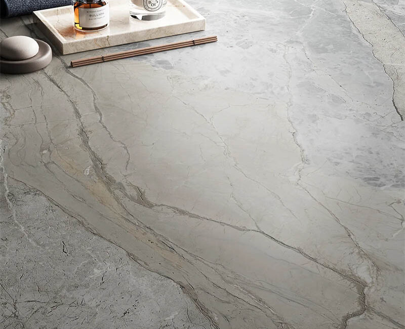 Широкоформатна керамогранітна плита Ascale Mystic Silver — фото 3 — MAS — Modern Acrylic Stone