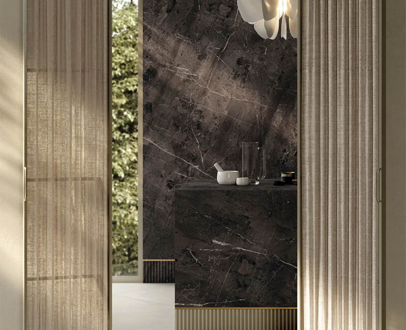 Широкоформатна керамогранітна плита Sapienstone Breccia Imperiale — фото 4 — MAS — Modern Acrylic Stone